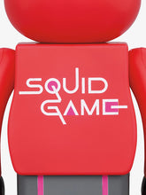 Load image into Gallery viewer, BE@RBRICK SQUID GAME GUARD (CIRCLE) 1000%