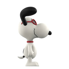 Load image into Gallery viewer, Peanuts ReAction Figures Snoopy (Heart Eyes)