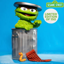 Load image into Gallery viewer, Sesame Street SuperSize Vinyl Oscar The Grouch Limited to 150