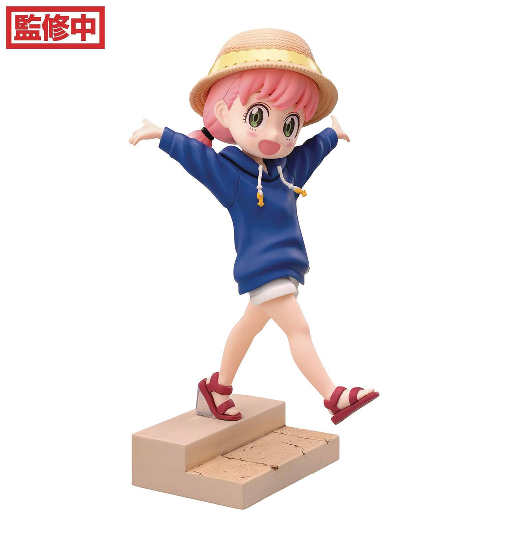 Spy x Family Luminasta Anya Forger Resort Figure