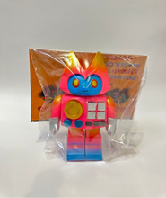 Load image into Gallery viewer, Vegan Robot Sofubi
