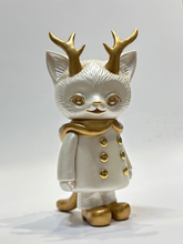 Load image into Gallery viewer, Morris the Cat with Antlers Sofubi (WHITE PEARL MORRIS )
