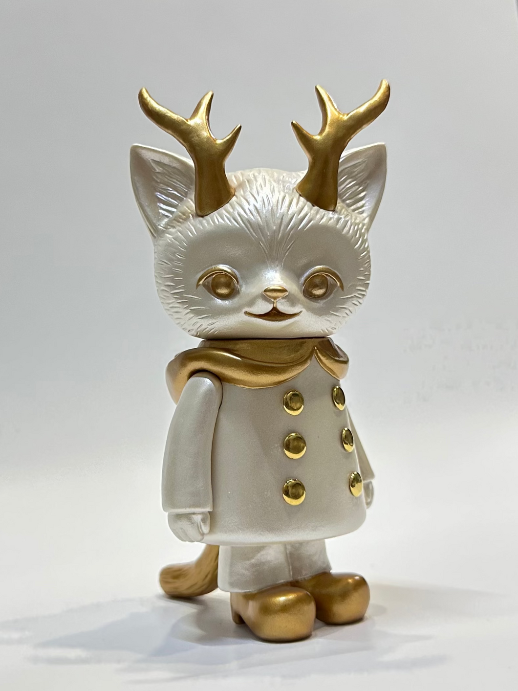 Morris the Cat with Antlers Sofubi (WHITE PEARL MORRIS ) – 3DRetro
