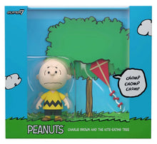 Load image into Gallery viewer, Super7 Peanuts ReAction Figure - Charlie &amp; The Kite-Eating Tree (Diorama)
