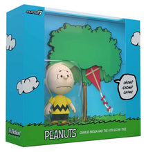 Load image into Gallery viewer, Super7 Peanuts ReAction Figure - Charlie &amp; The Kite-Eating Tree (Diorama)
