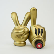 Load image into Gallery viewer, OG Slick LV HANDS VINYL FIGURE GOLD
