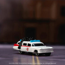 Load image into Gallery viewer, Jada Toys Ghostbusters 6 inch Stay Puft 1.65 inch Ecto-1 Die-cast Diorama
