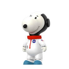Load image into Gallery viewer, Peanuts SuperSize Vinyl  Snoopy (White Spacesuit)
