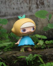 Load image into Gallery viewer, Totlings Lemon Soft vinyl
