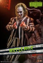 Load image into Gallery viewer, Beetlejuice 1/6thd Scale Figure - Hot Toys
