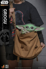 Load image into Gallery viewer, Hot Toys Star Wars The Mandalorian GROGU Life-Size Figure
