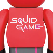Load image into Gallery viewer, BE@BRICK SQUID GAME GUARD (TRIANGLE) 100% + 400%

